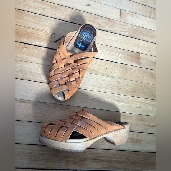 Anna Clogs made in Sweden wooden woven patterned open toed clogs - Picture 1 of 9
